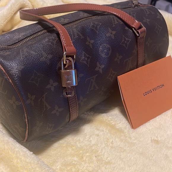 LV MONOGRAM PAPILLON VINTAGE BAG WITH LOCK AND KEY#302 AND LV PAPER CARD HOLDER! - Picture 2 of 15